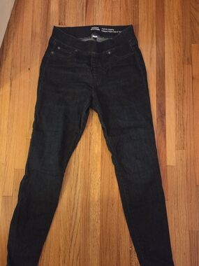 Amazon Women's Dark Blue Pull-On Jeggings with Slim Fit